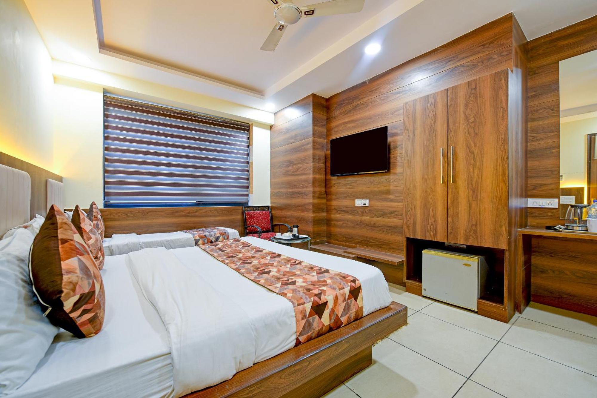 Hotel Le Grand - Walk-In From Rk Ashram Metro Station New Delhi Exterior photo