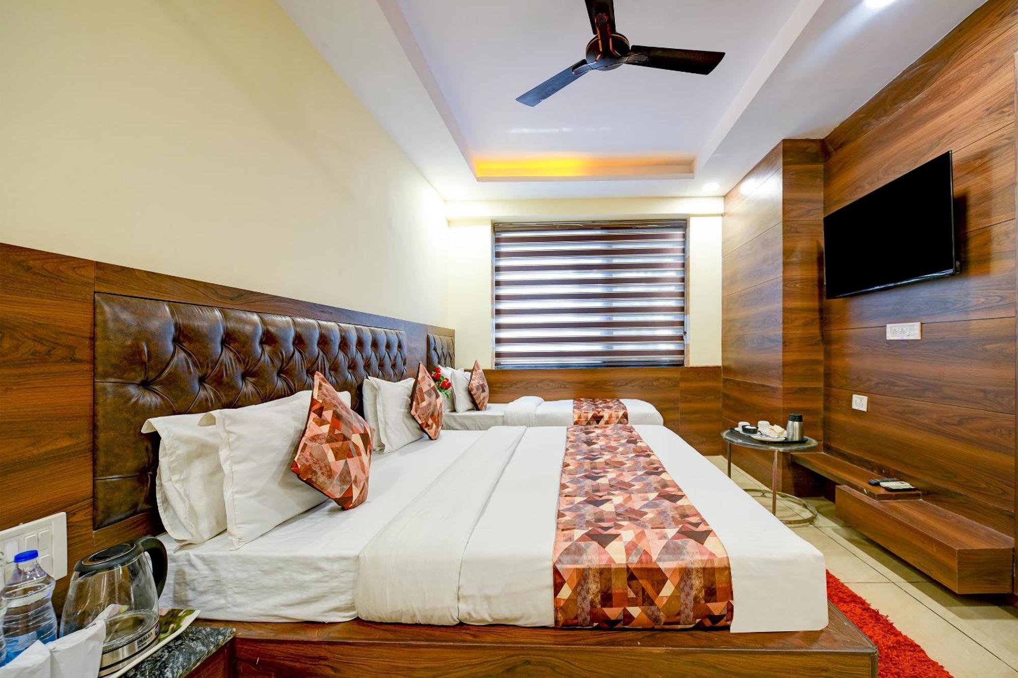 Hotel Le Grand - Walk-In From Rk Ashram Metro Station New Delhi Exterior photo