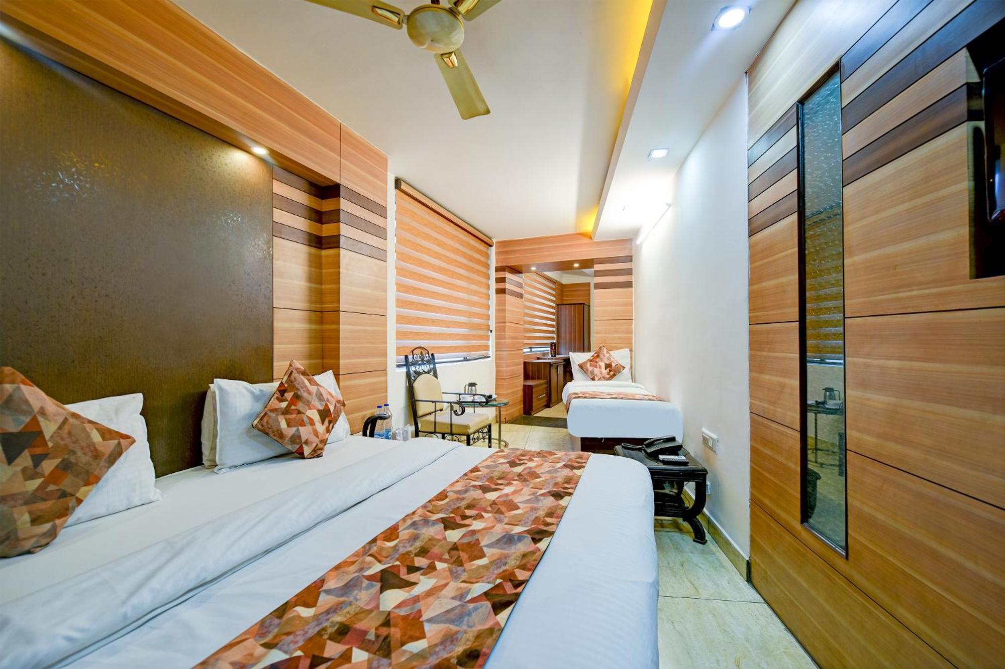 Hotel Le Grand - Walk-In From Rk Ashram Metro Station New Delhi Exterior photo